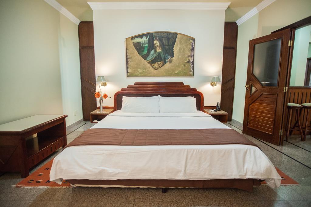Dimas Lessa Hotel Montes Claros Exterior photo