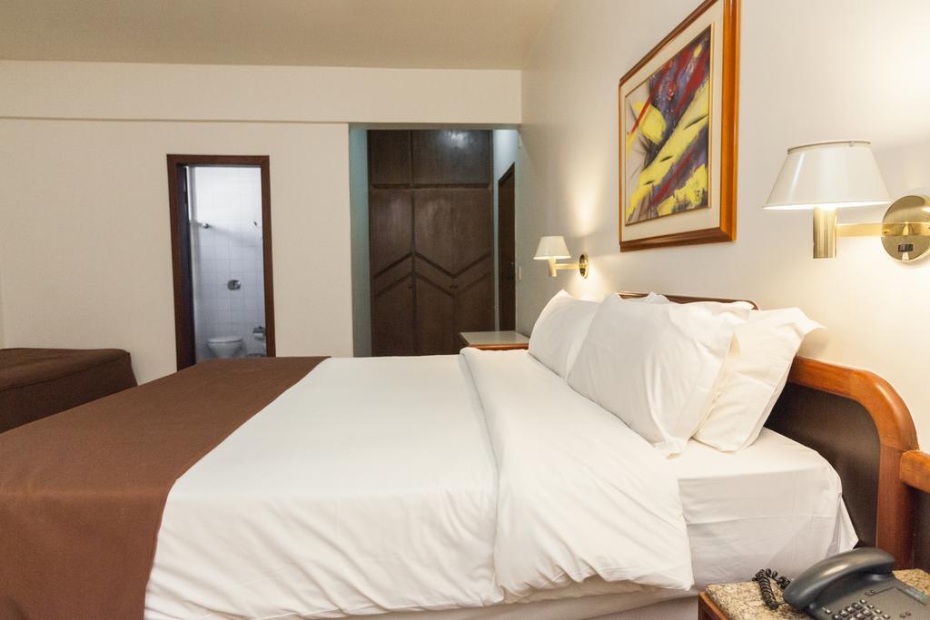 Dimas Lessa Hotel Montes Claros Exterior photo