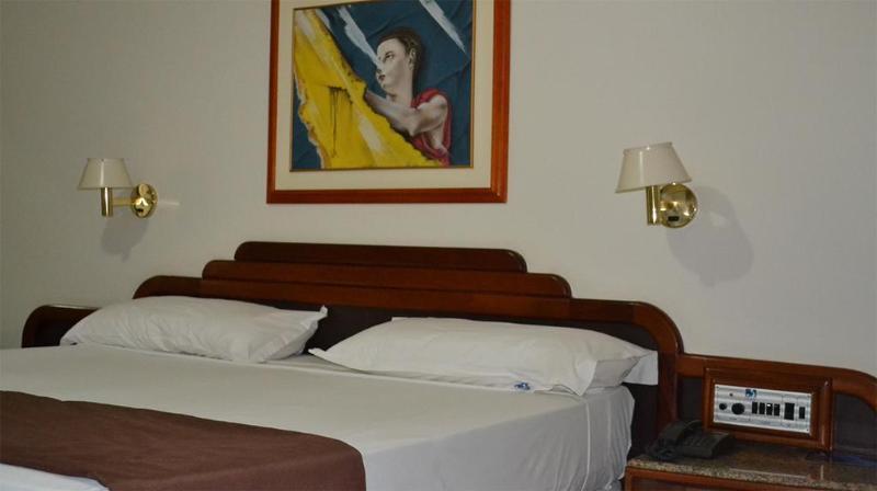 Dimas Lessa Hotel Montes Claros Exterior photo